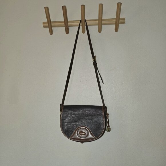 Vintage Dooney & Bourke All Weather Leather Saddle Crossbody Bag Black Brown AWL - Picture 5 of 12